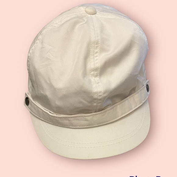 Nike Women’s Golf Cap in White - Picture 1 of 5